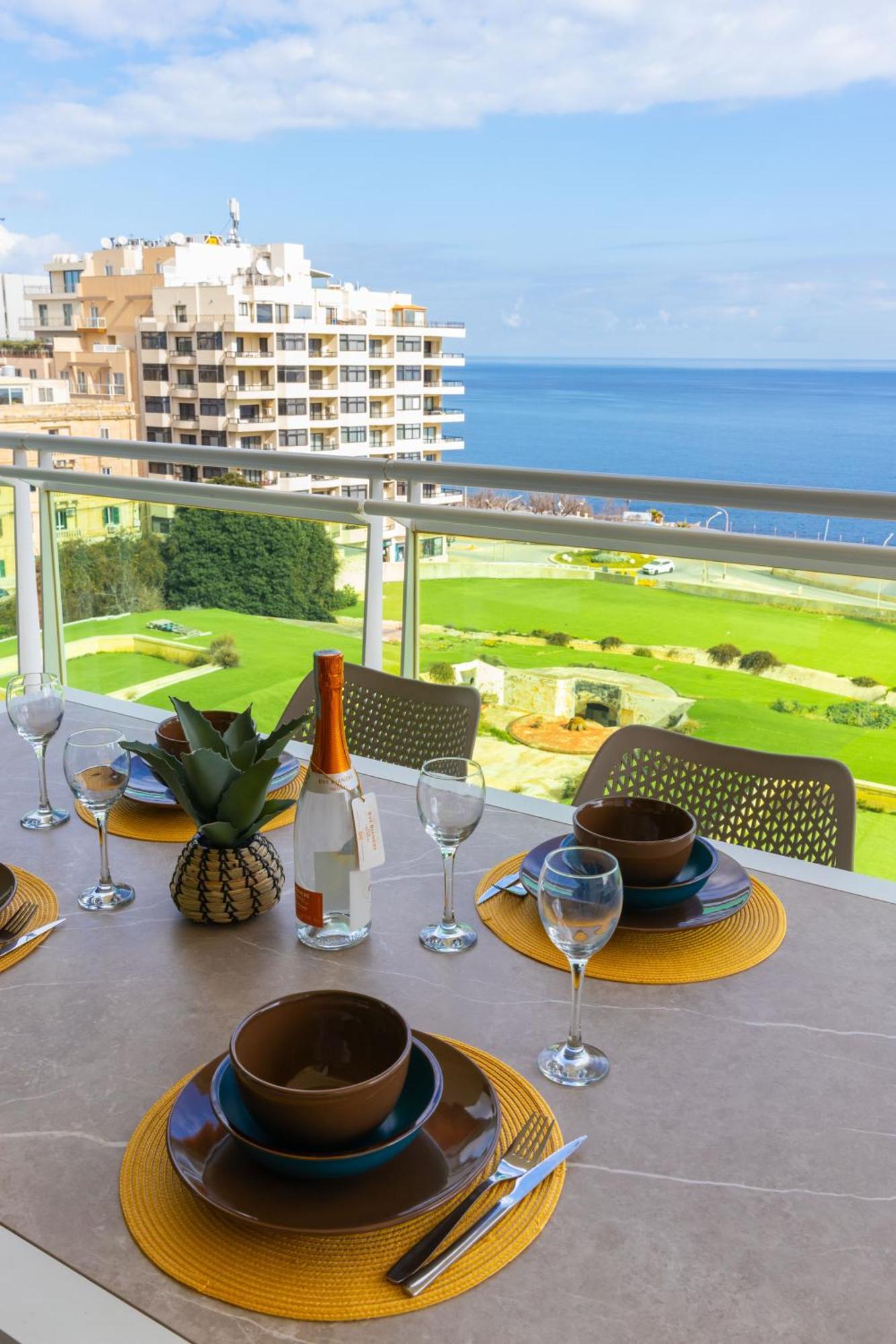 Luxury Seafront 3Br With Pool By Arcobnb Слима Экстерьер фото